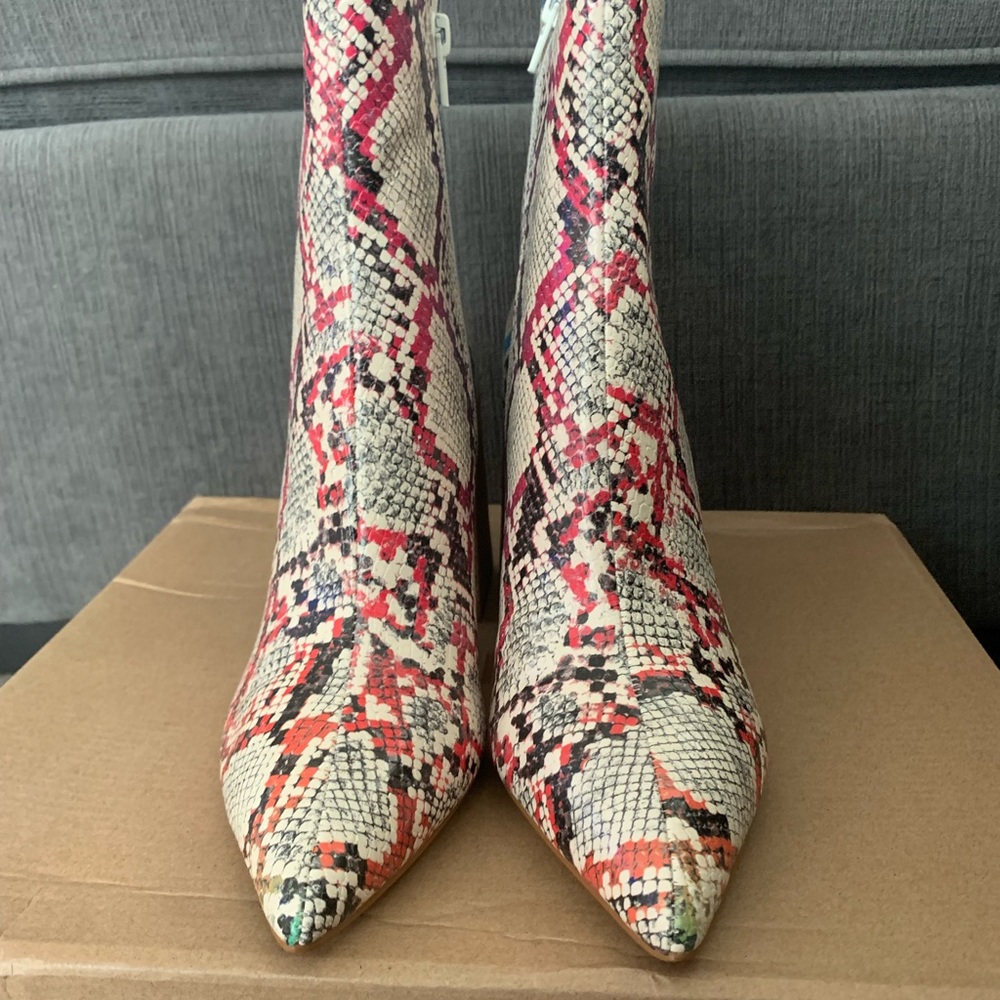 Steve Madden NIB Envied Snake Bootie
